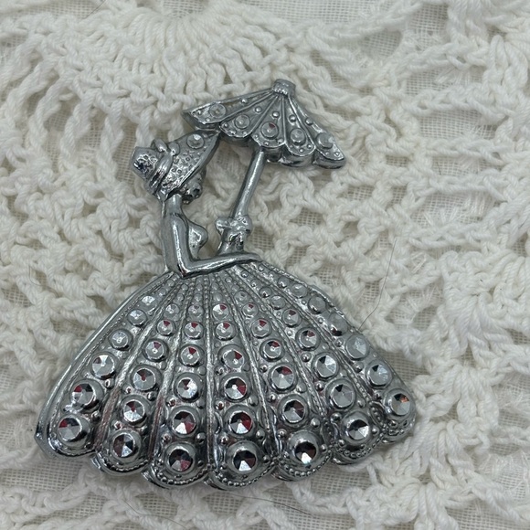 Vintage Staybrite Crinoline Lady Brooch - Picture 1 of 5